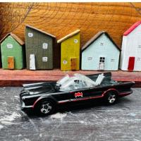 ราคา Hotwheels รถเหล็ก batman งานเก่า คลาสสิค เท่ห์ (20792126311)