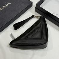 ราคา New Prada Triangle Pouch (26915680096)
