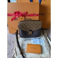 ราคา กระเป๋าหลุยส์รุ่น pochette metis แท้ช้อปไทย อุปกรณ์ ใบเสร็จครบ (46452433036)