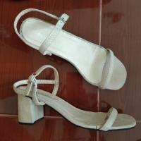 ราคา รองเท้าส้นสูง รัดส้น สีครีม ส้น 2 นิ้ว (12595140274)