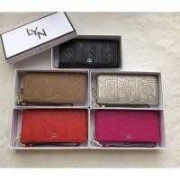 ราคา New✨ กระเป๋าสตางค์ LYN ขนาด 7 นิ้วงาน Outlet (5832831473)