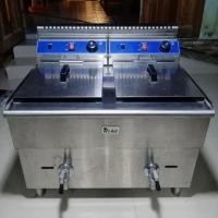 ราคา เตาทอดแก๊สสเตนเลสหลุมใหญ่ 17ลิตร2หัว. หม้อทอดแบบใช้แก๊ส GF-182(สินค้ามือ2)ทอดมันฝรั่งยาว,เฟรนช์ฟรายส์ยาว (23378229984)