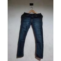 ราคา McLady กางเกงยีนส์ขาเดฟ slim fit เป็นยีนส์ยืดใส่สบาย มือสองสภาพดี (3567814797)