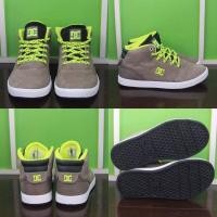 ราคา รองเท้าเด็ก DC มือสอง สภาพสวยงาม*4289 (21234009006)