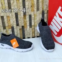 ราคา Nike รองเท้าสลิปออน C012 (3682269800)