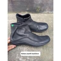 ราคา รองเท้าหนังมือสองยี่ห้อ Kickers ขนาด 40 พื้นรองเท้า 25cm (26190439894)