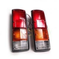 ราคา ไฟท้ายรถตู้ อีซูซุ บัดดี้ Isuzu Buddy ปี 1986 -1995 จำนวน 1 คู่ ข้างซ้ายและขวา ตัวเดิมรถ (25828044021)