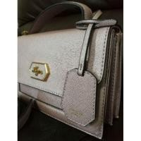 ราคา LYN Crossbody bag สีม่วงอ่อน ของแท้% (1258741757)