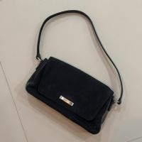 ราคา (พร้อมส่ง) กระเป๋า Esprit สีดำมือสอง ของแท้สภาพดีฐานรองเป็นหนังสภาพดี (48550125407)