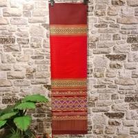 ราคา ผ้าทอทั้งผืน (ผ้าไหมแกมฝ้าย ผ้าไทย ผ้าซิ่น ผ้าถุง) ลายซิ่นตีนจกเชียงแสน สีแดงก่ำ (25397312485)
