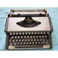 ราคา พิมพ์ดีด OYLMPIA ภาษาไทย (มือสอง) (26111812312)