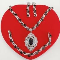 ราคา ชุดสร้อยคอ ข้อมือ ต่างหู พลอยสีนิลดำและเพชร CZ ชุบทองคำขาว ลวดลายสวยหรูใส่ออกงานได้ (19166489783)