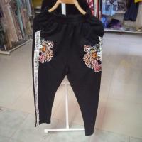 ราคา กางเกงวอร์มสีดำลายเสือมีแถบสีขาวด้านข้าง (25005804061)