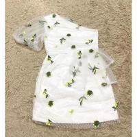 ราคา ❤️ส่งต่อ❤️✌มือ2: เดรสไหล่เฉียงงานปักทั้งชุด ผ้าดีมากๆ ป้าย : Honey me ไซด์ : M (23546521066)