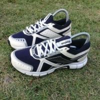 ราคา ลด100บาท โคด"BAMM" Reebok ของแท้มือสอง (146397373)