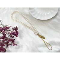 ราคา [Auranetta] สายคล้องข้อมือโทรศัพท์ ไข่มุกน้ำจืดแท้ อะไหล่สแตนเลสสีทอง 10” (42952122559)