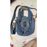 ราคา กระเป๋า คลิปลิ้ง Kipling มือสอง ตามภาพกว้าง 10" ยาว 10" มีหูหิ้ว พร้อมสายสะพาย สีฟ้า ซักได้นะค่ะ สีไม่ใหม่แล้วนะคะ (16112289162)