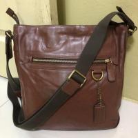 ราคา ของแท้ 100% กระเป๋า Coach คอสบอดี้ผู้ชายมือสอง (5924575263)