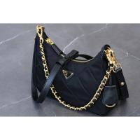 ราคา กระเป๋าหิ้วและสะพายข้าง Prada Re-Edition1995 สไตล์นีออนหนังกลิตเตอร์ดีไซน์สายโซ่ (51603120326)