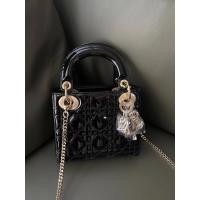 ราคา กระเป๋าทรงกลมเล็ก ขนาด 17*15*5 cm สีดำและทอง พลาตินั่มลื่น มีสไตล์ดูแพง [Niu Goods] (55803227533)