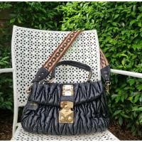 ราคา กระเป๋าสะพาย กระเป๋าถือมิวมิวMiuMiu สีดำหนังแท้นุ่มสีดำ พร้อมสายสะพายถักลายโซ่มา พร้อมกุญแจล็อก กระเป๋ามือสองสภาพสวย (9181335071)