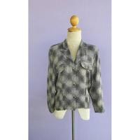 ราคา FF02879 เสื้อเชิ้ตมือสอง สีเทาดำ แบรนด์ louis joone by itokin อก free-40 นิ้ว (22366103634)