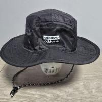 ราคา Adidas bucket สีดำผ้าร่มสีไม่เฟรดใหม่มาก แบรนด์แท้ สภาพ ใหม่ ไม่มีตำหนิ งามมาก สายแคมปปิ้งต้องมีห้ามพลาดครับ (25689560525)
