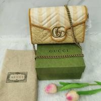 ราคา Gucci กระเป๋าสะพายข้าง รุ่น Gucci GG Marmont shoulder bag (24755524515)
