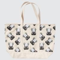 ราคา กระเป๋า UNIQLO X KAWS Tokyo First ของแท้ พร้อมส่ง (15248047473)