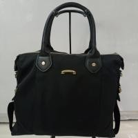 ราคา EVERLASTกระเป๋าถือได้สะพายได้ ผ้าไนล่อนสีดำอะไหล่สีทองสภาพดีซับในสะอาด ขนาด 14" (24510907983)