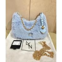 ราคา กระเป๋าLYN ขนนุ่ม สีฟ้าอ่อน แท้ (28825564155)