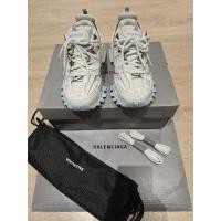 ราคา ขายรองเท้า balenciaga track women size 38 มือสองของแท้ จากshop สภาพดี บาลองเซียกา (25162627981)