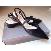 ราคา รองเท้ารัดส้น Charles&Keith สีดำ ไซส์39 (22128060842)