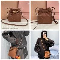 ราคา พร้อมส่งNew Miu Miu Nappa Leather Pouch crossbody (42519226571)