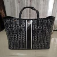 ราคา Tory Burch Gemini Link Coated Canvas Tote ของแท้ (มือ2 สภาพสวย)​ ขนาด 16นิ้ว *12นิ้ว (9960603808)