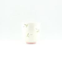 ราคา แก้วมัทฉะ งานเซรามิคเคลือบเงา สีขาวเพ้นท์ลายดอกไม้ชมพู (42401263725)