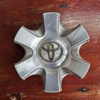 ราคา ฝาครอบล้อ ฝาครอบดุม Toyota Fortuner Vigo มือสอง ด้านหน้าเป็นอลูมิเนียม (22145744496)