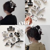 ราคา Vogueพร้อมส่ง กิ๊ฟหนีบผม ลายหินอ่อนขาวและดำ สีพื้น ใส่ได้ง่ายๆทุกๆวัน (VO-15) (26830361799)