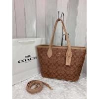 ราคา Coach shopping bag 12 นิ้ว (9211747140)