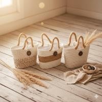 ราคา กระเป๋าหญ้าทะเลขนาดเล็กพร้อมปุ่มกะลามะพร้าว (49303273125)