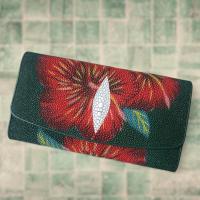 ราคา กระเป๋าสตางค์หนังปลากระเบนใบยาวสามพับลายดอกไม้ สีเขียว (18873971126)