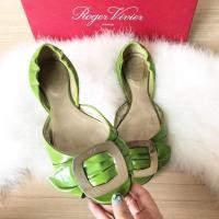 ราคา Roger Vivier size38.5 made in Italy Authentic% สีเขียวอ่อนๆน่ารักสุดๆ (1608658758)