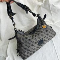 ราคา (Used)Dooney & bourke signature vintage shoulder bag (23864404949)