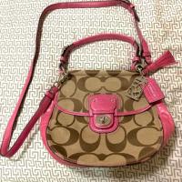 ราคา Coach แท้ กระเป๋าสะพายไหล่หรือคล้องมือ สีชมพู (1891382877)