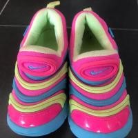 ราคา รองเท้า Nike มือ 2 สภาพดี (2297585470)