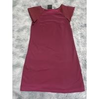 ราคา มินิเดรสสั้นทรงปล่อยสีแดงเลือดหมู มือสอง (23946048187)