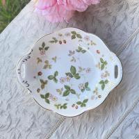 ราคา *ตำหนิจี๊ดเดียว* จาน Wedgwood "Wild Strawberry" Serving Tray Bone China แสตมป์ใหม่ ชามผลไม้ ถาด ของสะสม นำเข้าจากอังกฤษ (16157653877)