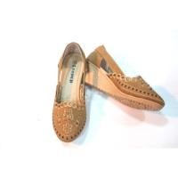 ราคา รองเท้าคัชชูหญิงส้นสูง พร้อมส่ง (984200464)