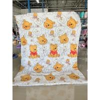 ราคา ผ้าปูที่นอน หรือผ้านวม ลายหมีพูห์ขาว ขนาด3.5/5/6 ฟุต (24963967571)