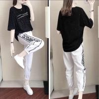 ราคา SP shop [ใหม่!] พร้อมส่ง! ชุดสไตล์เกาหลี ชุดเซ็ต2ชิ้น[เสื้อสีดำมีกากเพชรประดับ+กางเกงสีขาวด้านข้างมีแถบสีดำ] (3536167097)